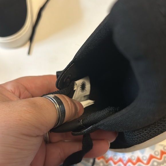 UGG Zilo Knit - Picture 12 of 12